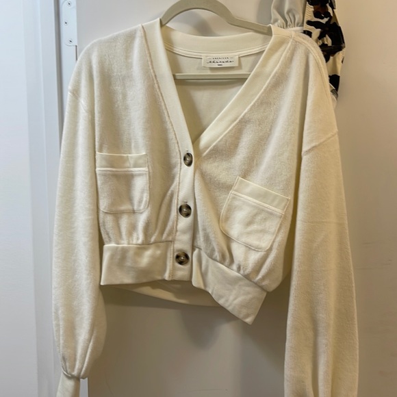 Comfy cardigan size small from American threads - Picture 1 of 4